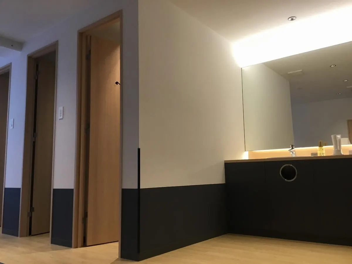 White Hostel Shinsaibashi Osaka 0*,  Japan