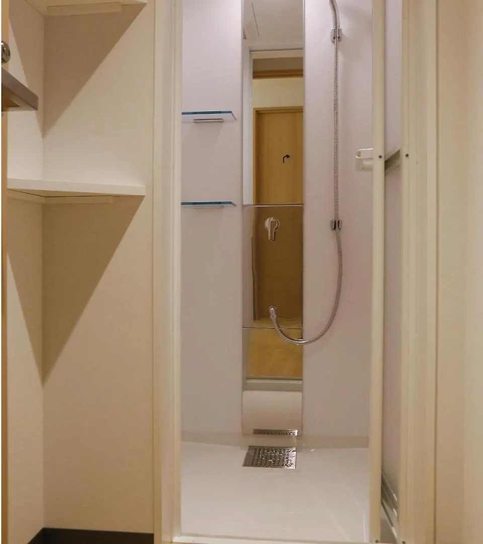 White Hostel Shinsaibashi Ōsaka